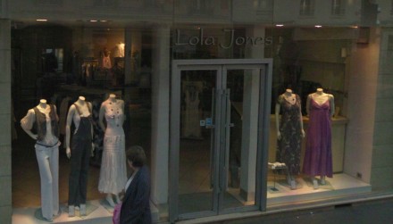 Lola Jone s