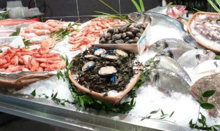 Au bon port de la Varenne à La Varenne Saint Hilaire