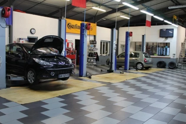 Le Garage de la Gare à Saint-Sulpice-la-Pointe