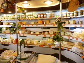 Fromagerie Le Buron à La Varenne Saint Hilaire