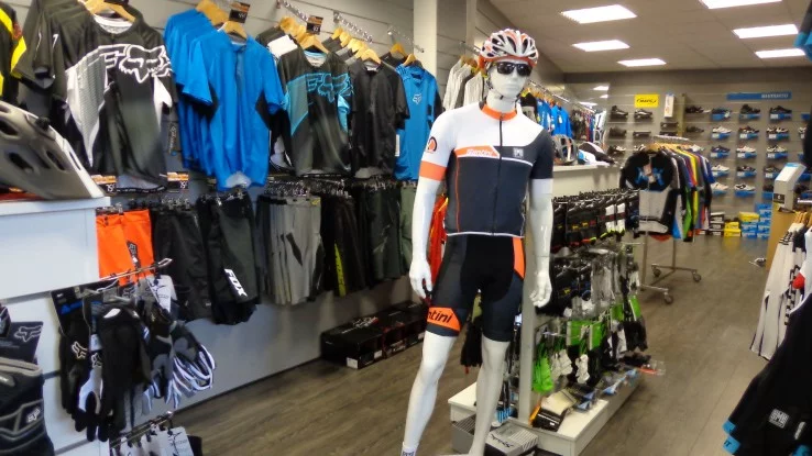 Cycles AJP à Noisy-le-Grand