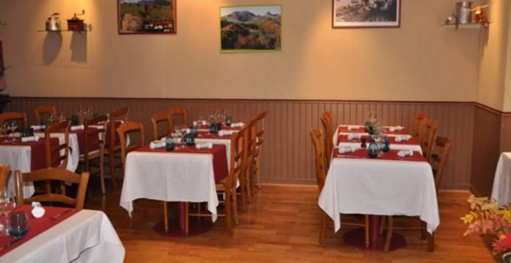 L'Auberge Auvergnate à La Varenne Saint Hilaire