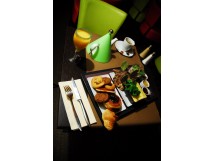 Non Communiqu&eacute;