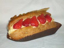 Eclair &agrave; la fraise