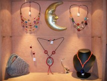 Non Communiqu&eacute;