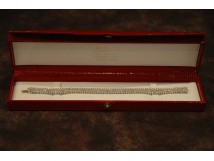 Non Communiqu&eacute;