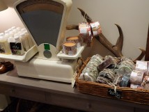 Non Communiqu&eacute;