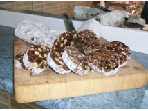 Notre sp&eacute;cialit&eacute;... les saucissons: