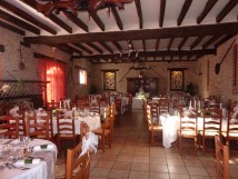 Salle de mariage dr&eacute;ss&eacute;