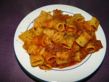 Gigantoni &agrave; la bolognaise