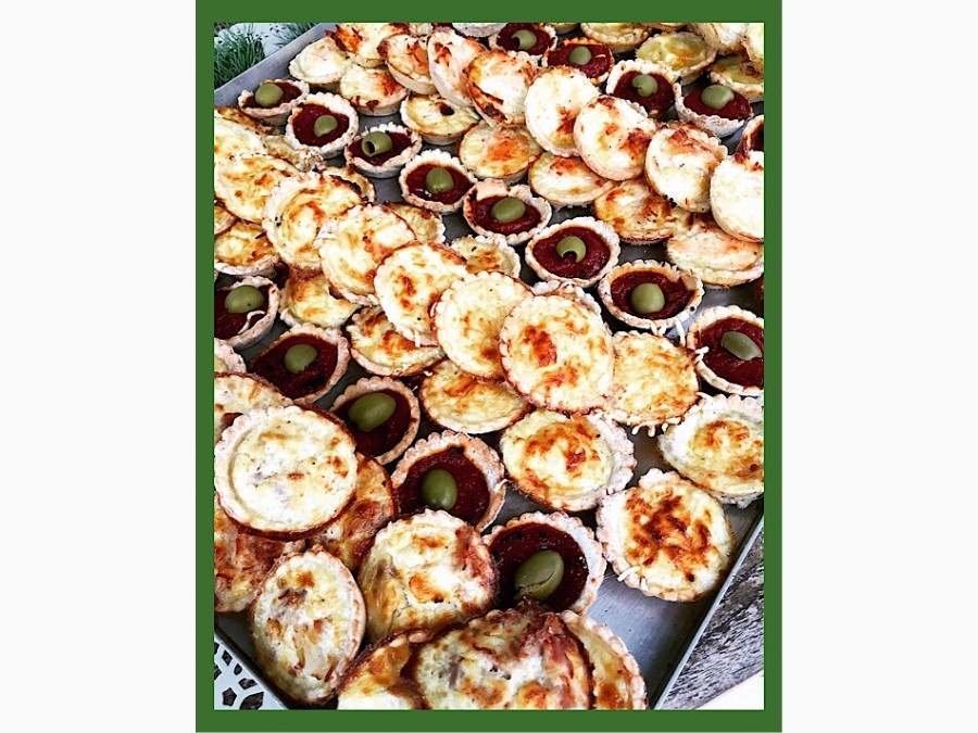 Petits Fours Sal&eacute;s