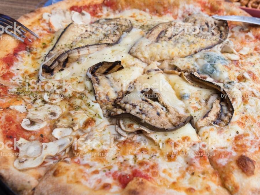 PIZZA QUATRO STAGIONI à Montreuil