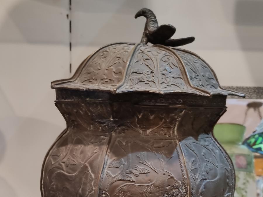 Urne en bronze à Nogent-sur-Marne