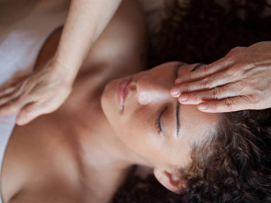 Massages détente du corps ou du crâne, nuque et visage