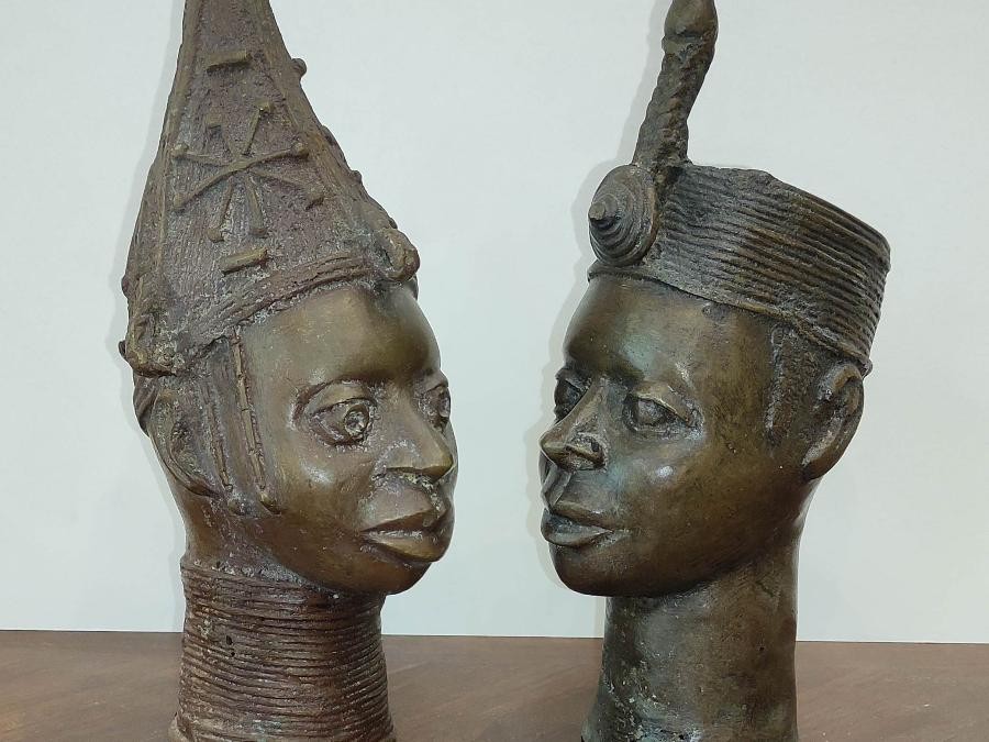 Couple africains en bronze