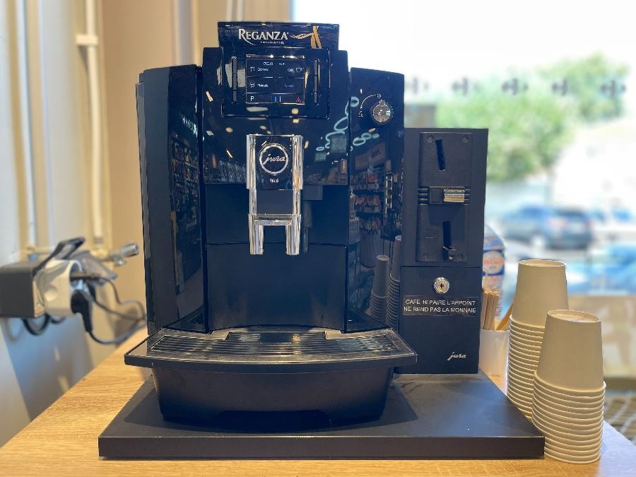 Machine à jus et à café