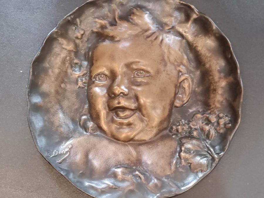Assiette en bronze