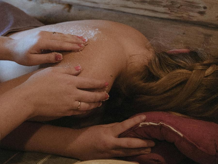 SOLO - GOMMAGE AROMATIQUE ENERGISANT AUX EPICES 30MN