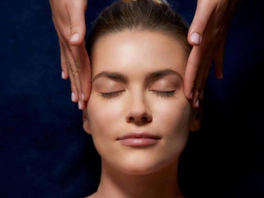 SOIN VISAGE NETTOYAGE PEAU NETTE 60MN à La Varenne Saint Hilaire