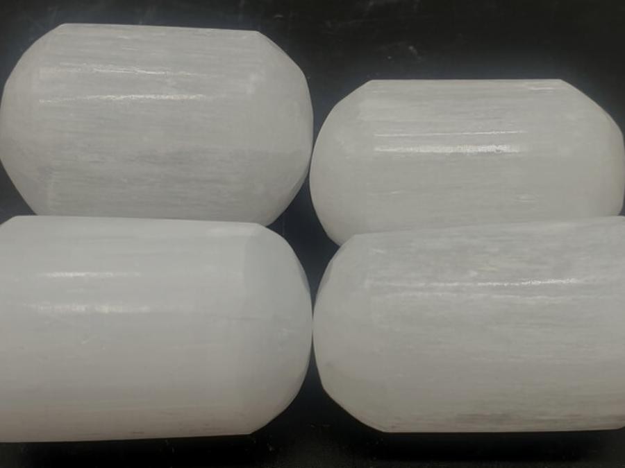 Pierre roulée Sélénite