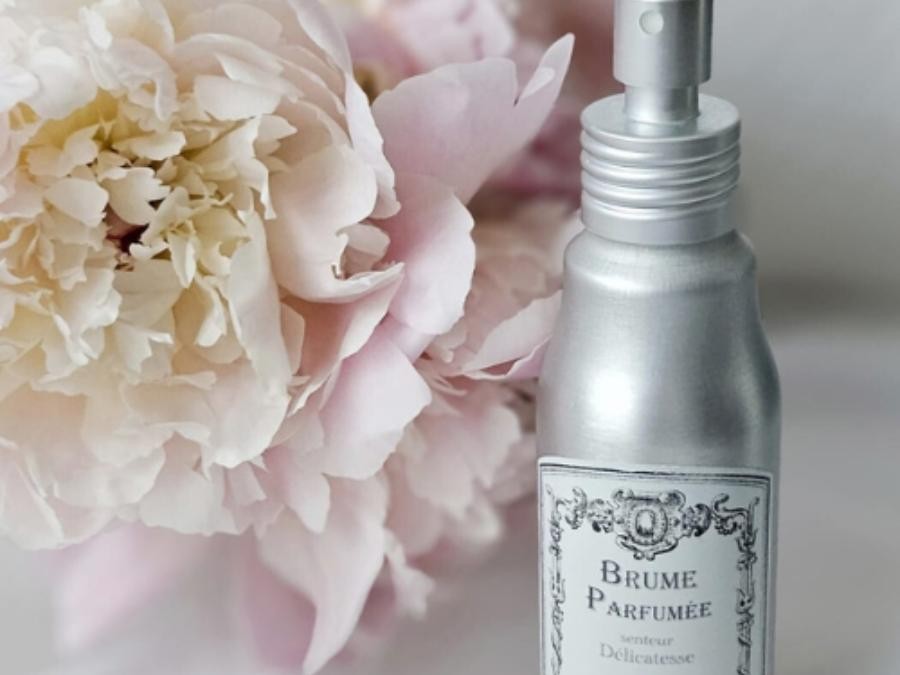 NOËL - Coffret Bougie 180 g + Brume parfumée 125 ml +Carte Cadeau