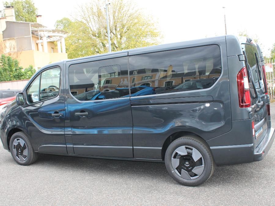 Renault Trafic III Combi 2.0 Blue DCI 170 Grand Techno Auto à Saint-Sulpice-la-Pointe - image 2