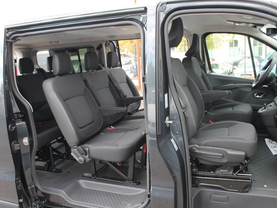 Renault Trafic III Combi 2.0 Blue DCI 170 Grand Techno Auto à Saint-Sulpice-la-Pointe - image 4